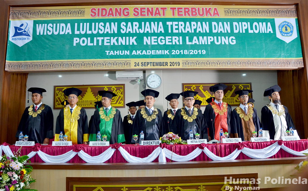 Wisuda Polinela