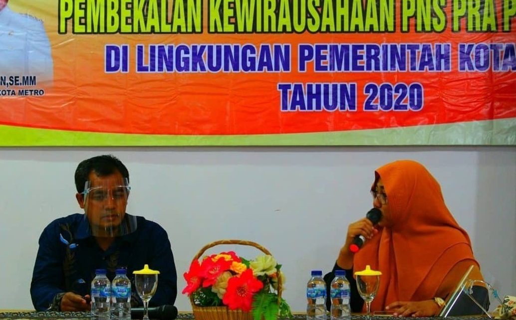 POLITEKNIK NEGERI LAMPUNG MENJADI NARASUMBER PEMBEKALAN KEWIRAUSAHAAN BAGI PNS PRA PURNABHAKTI PEMERINTAH KOTA METRO