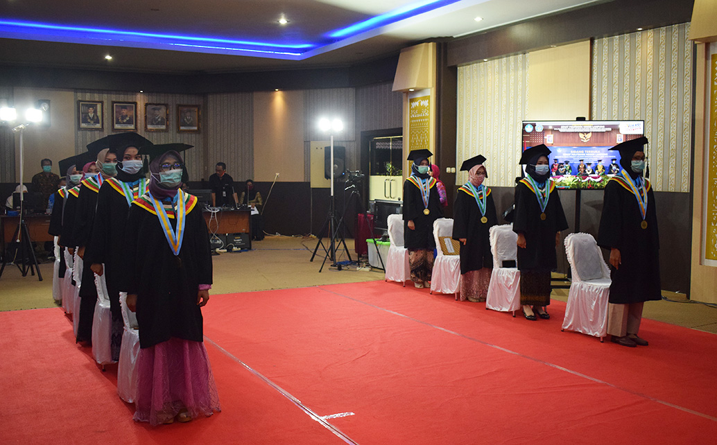 Wisudawan terbaik periode 26 November 2020 Tahun Akademik 2019/2020