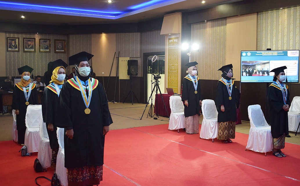 Lulusan Terbaik Tingkat Polinela