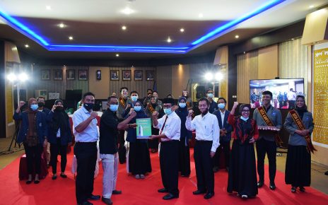 Gelar "Anugerah Prestasi 2020" bagi Civitas Akademika Polinela