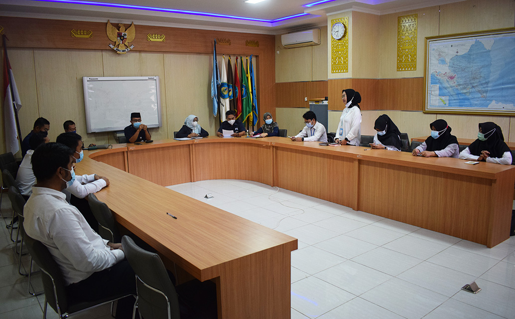 Polinela Serahkan SK CPNS Kepada 8 Orang Tenaga Pendidik 2021