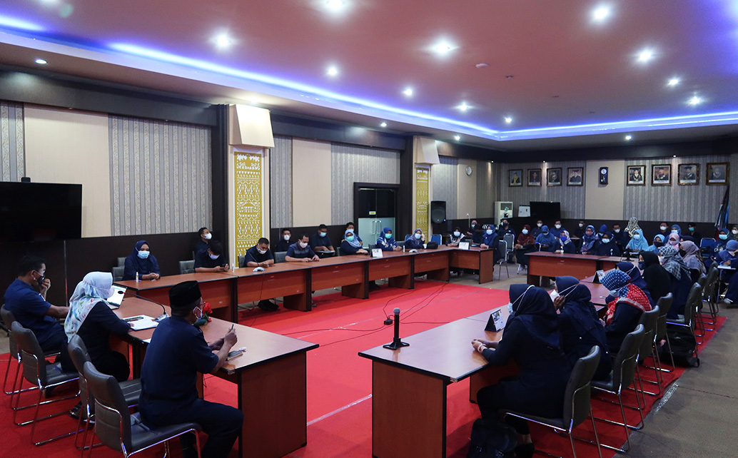 Penyerahan SK PNS kepada 46 CPNS di Polinela