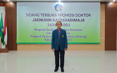Jaenudin Kartahadimaja Raih Gelar Doktor