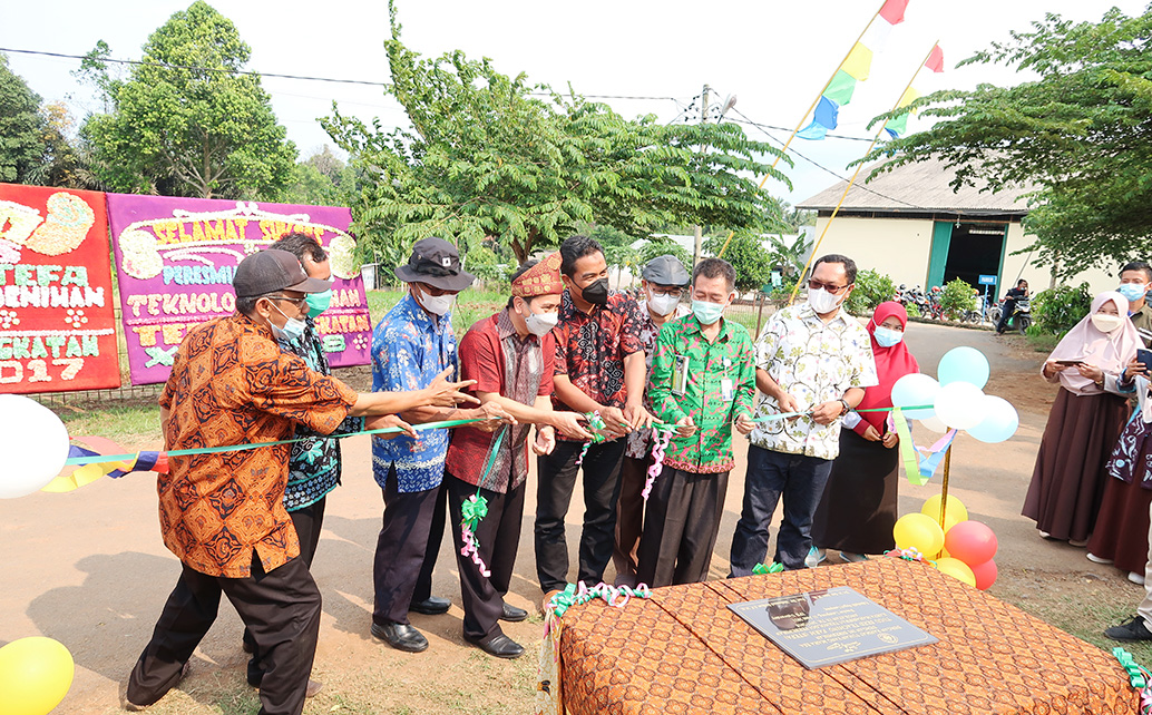 Pemotongan Pita Prasasti Tugu STeFa Polinela