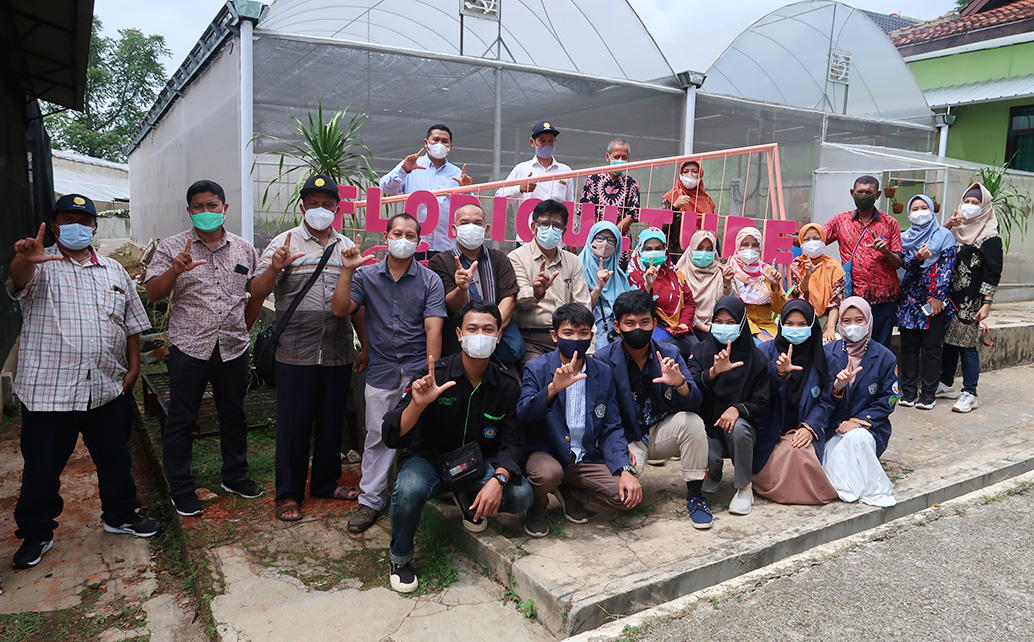 Kunjungan BPPSDM Kementerian Pertanian dan rombongan ke TeFa Floriculture Farm Polinela