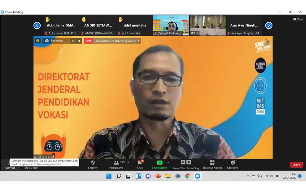 Direktur Akademik Pendidikan Tinggi Vokasi, Dr. Beny Bandanadjaja, S.T., M.T., meresmikan SNMPN 2022 secara hybrid hari ini