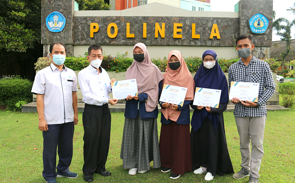 Polinela-Penyerahan-Penghargaan-PKM