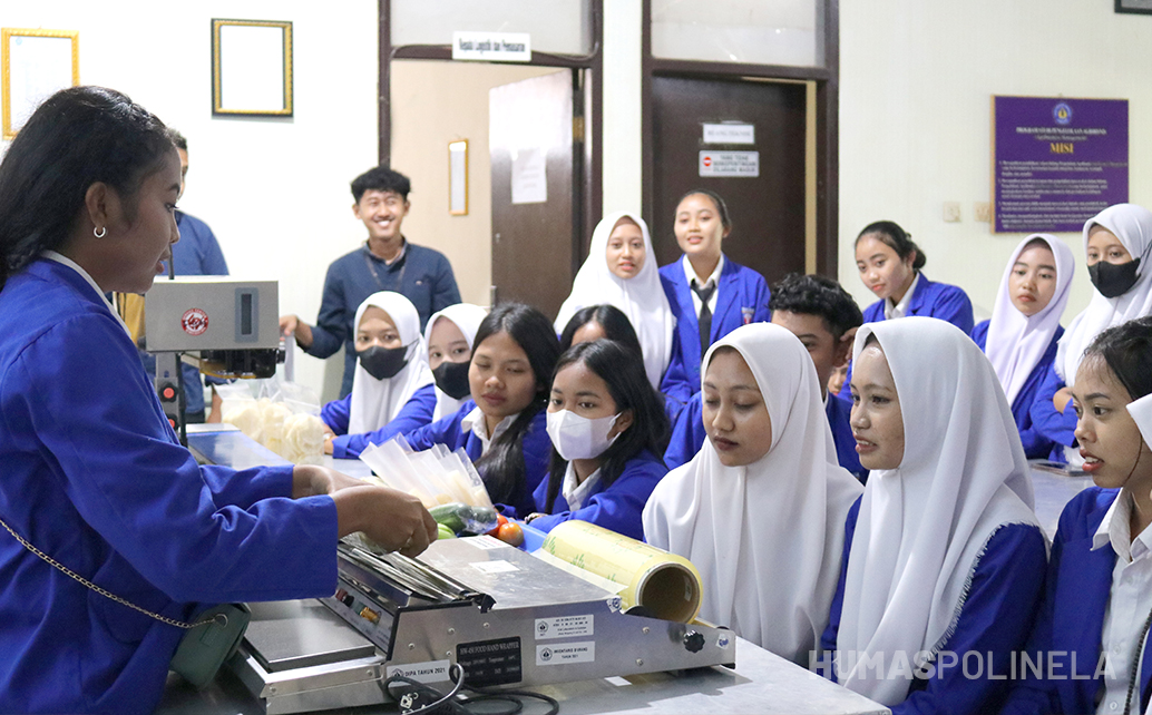 Kunjungan Siswa SMK Mitra Bhakti Bandar Sribhawono ke Laboratorium Logistik dan Pemasaran