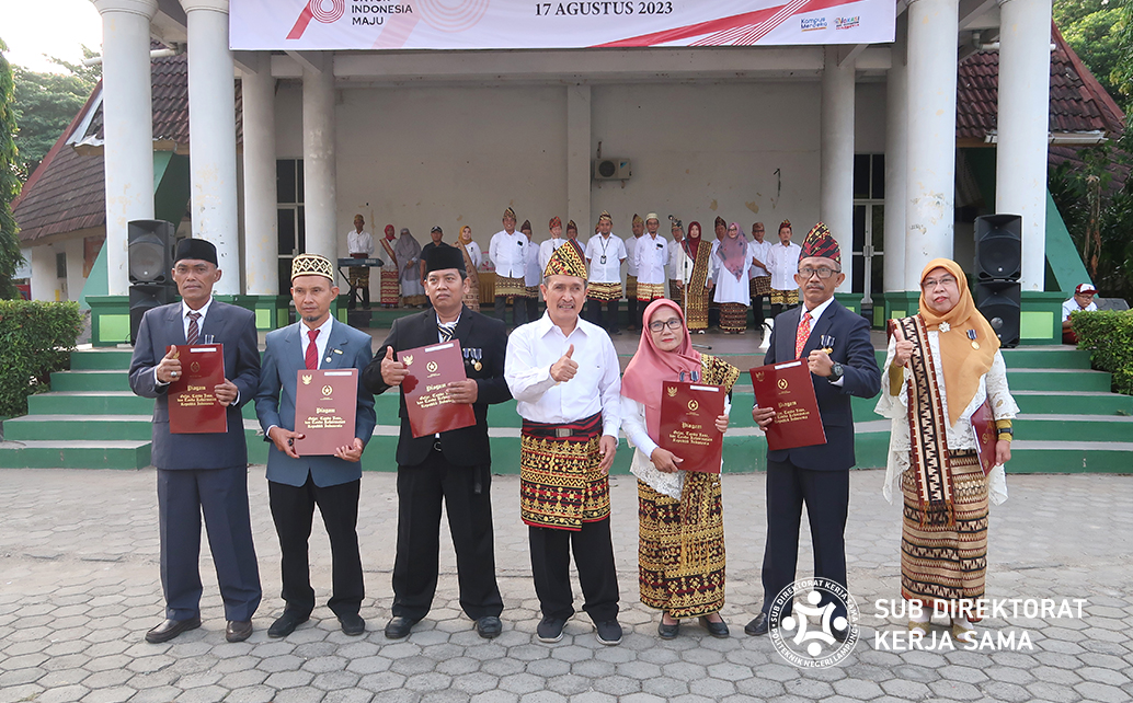 Penerima Satya Lencaya Karya Satya 30 Tahun