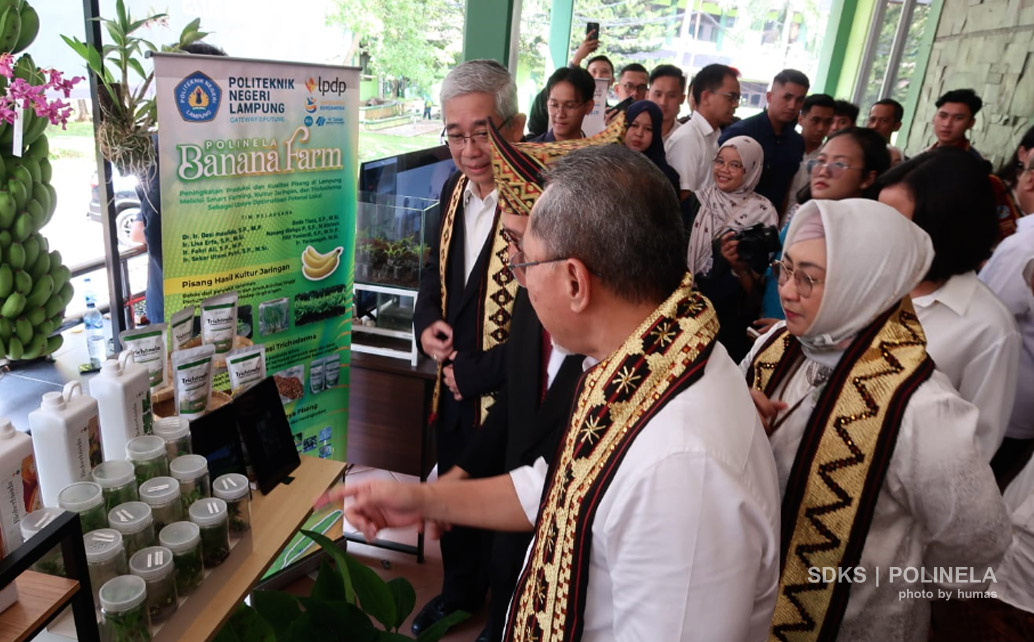 Menteri Koordinator bidang Pangan (Menko Pangan) Dr. (H.C.) H. Zulkifli Hasan, S.E., M.M., berkesempatan melakukan kunjungan langsung ke booth expo desiminasi hasil teknologi riset terapan program berdikari
